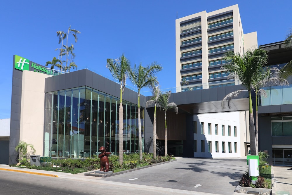 Holiday Inn & Suites Puerto Vallarta Marina & Golf by IHG — hotel near Puerto Vallarta International Airport