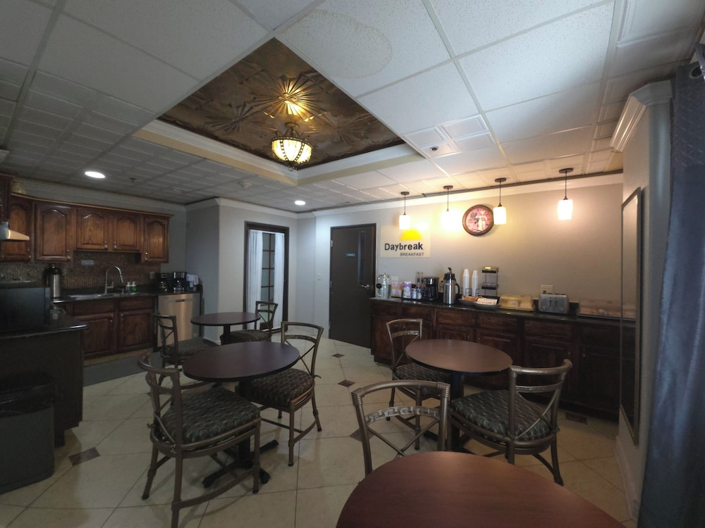 Olympia Inn - photo 13