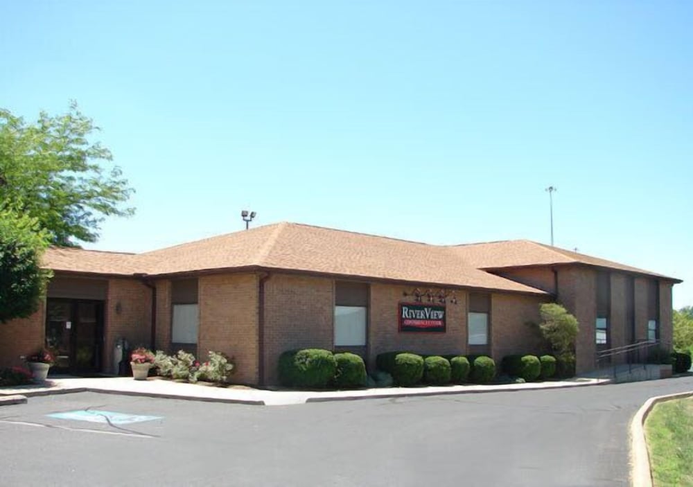 Christopher Inn and Suites - photo 46