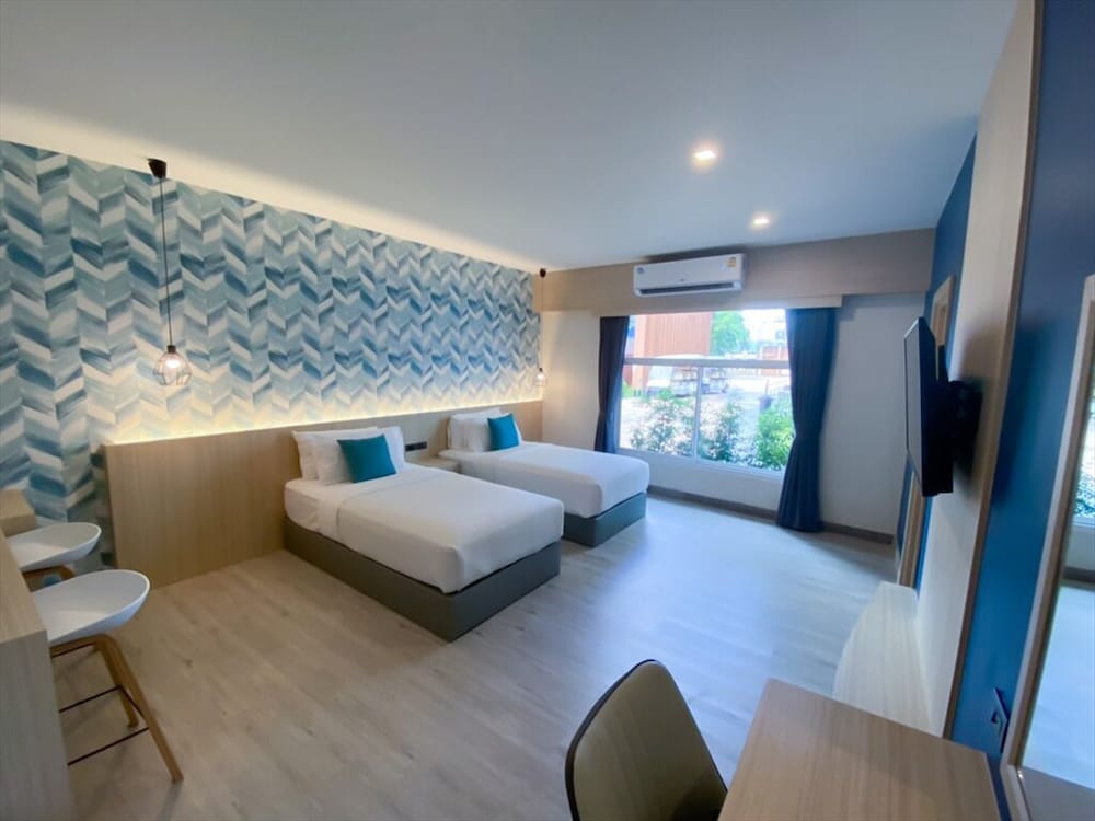 Maldives Beach Resort — Tha Mai — photo 3