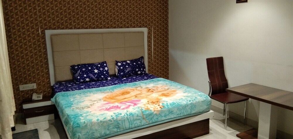 Oyo 12750 Hotel The Jalsa — Agra — photo 4