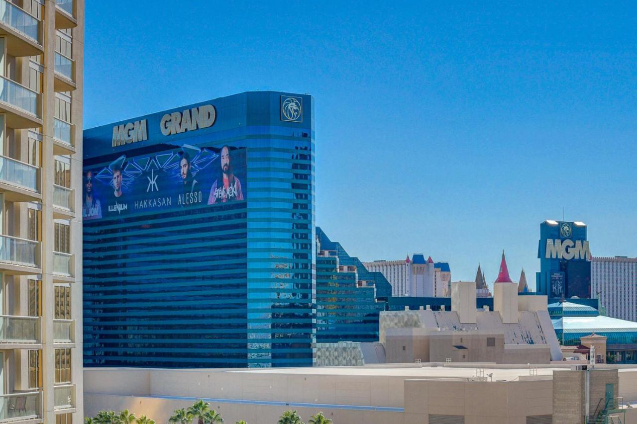 LUXE 702 MGM Signature with Balcony
