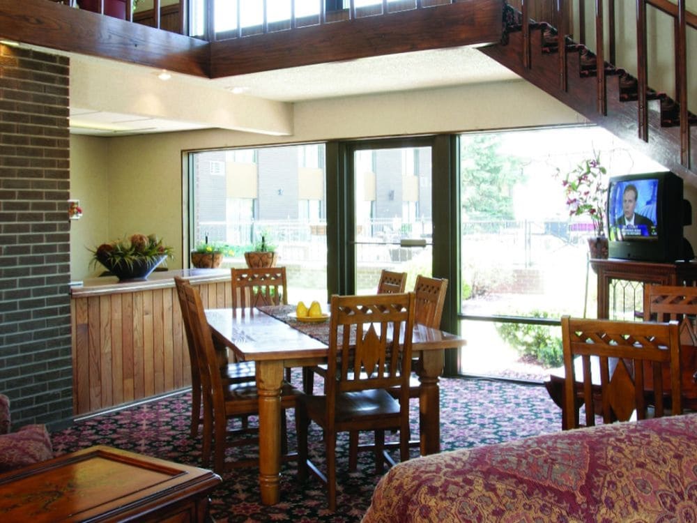 Foothills Inn - photo 15