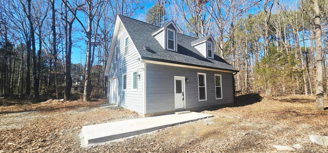 The Guesthouse at Pine Forest Hideaway Near Jordan Lake & 12 Minutes To Unc — 4-Star Luxury Hotel in Chapel Hill, United States