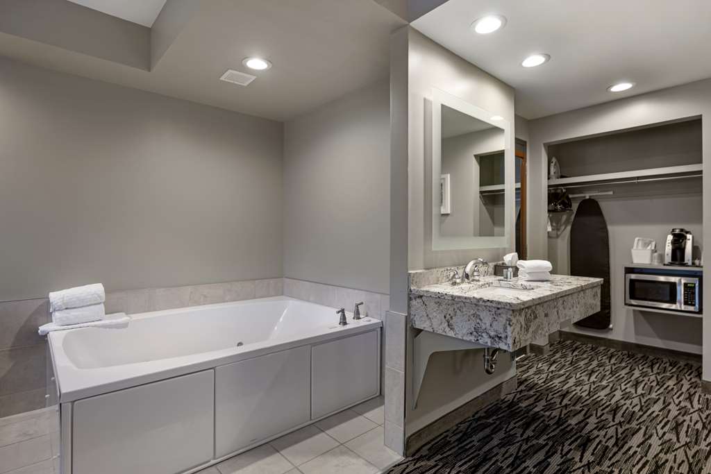 Best Western on the Avenue - photo 15
