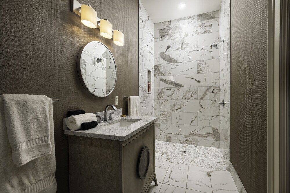 The Edward Hotel - photo 49