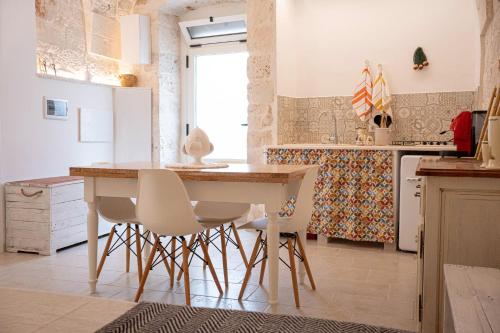 Arcueve Casa Vacanze — 4-Star Luxury Hotel in Ceglie Messapica, Italy