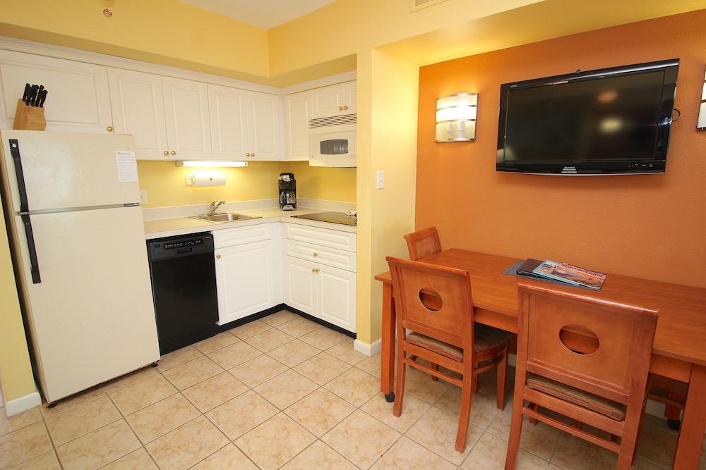 Ocean Sands Resort Oceanfront Virginia Beach by Vacatia - photo 13
