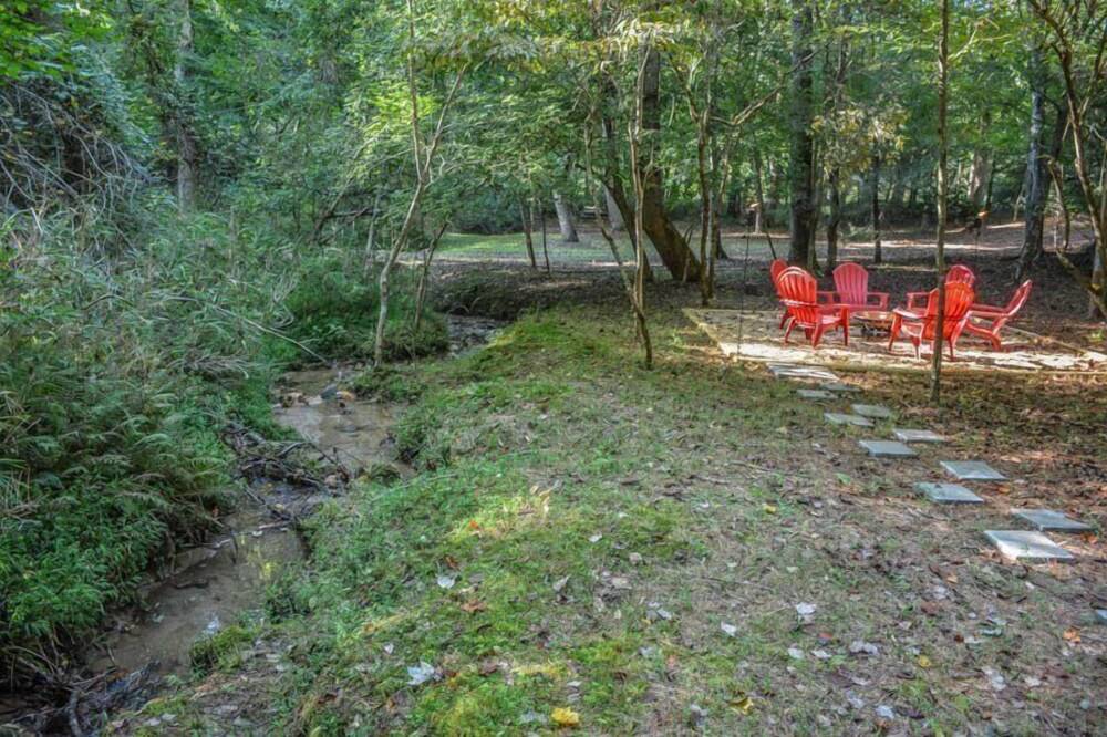 Harleys River Retreat Charming Cabin in Coosawattee River Resort Hot tub Ellijay - photo 20
