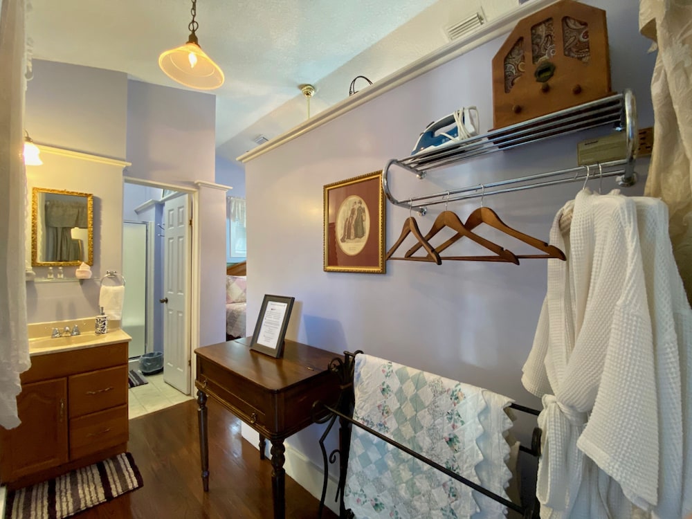 Penny Farthing Inn - photo 7