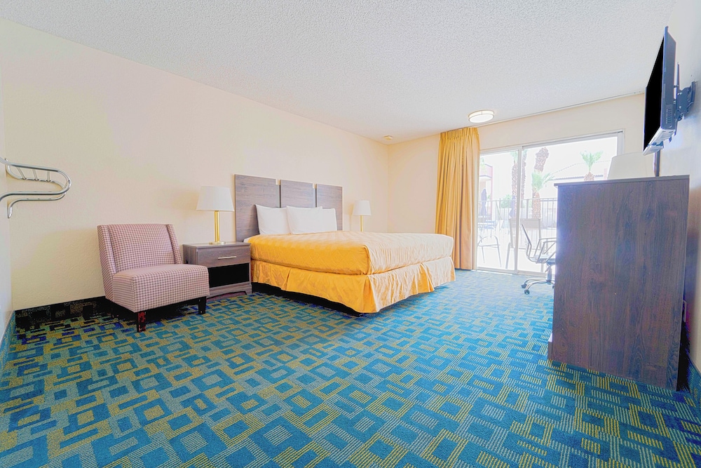 Royal Plaza Inn Indio - photo 26