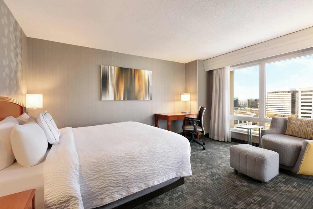 Courtyard by Marriott Tysons McLean in Mclean, United States