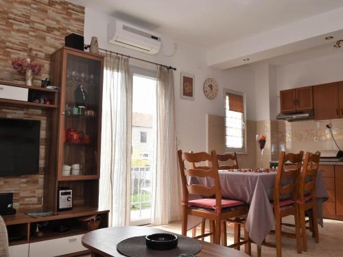 Apartment Manigo Three bedroom apartment — 4-Star Luxury Hotel in Supetar, Croatia