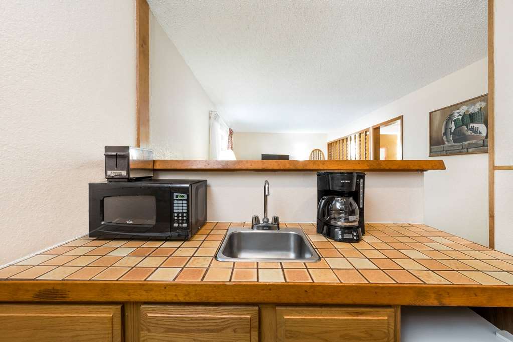 Super 8 by Wyndham Waco Mall area TX - photo 12