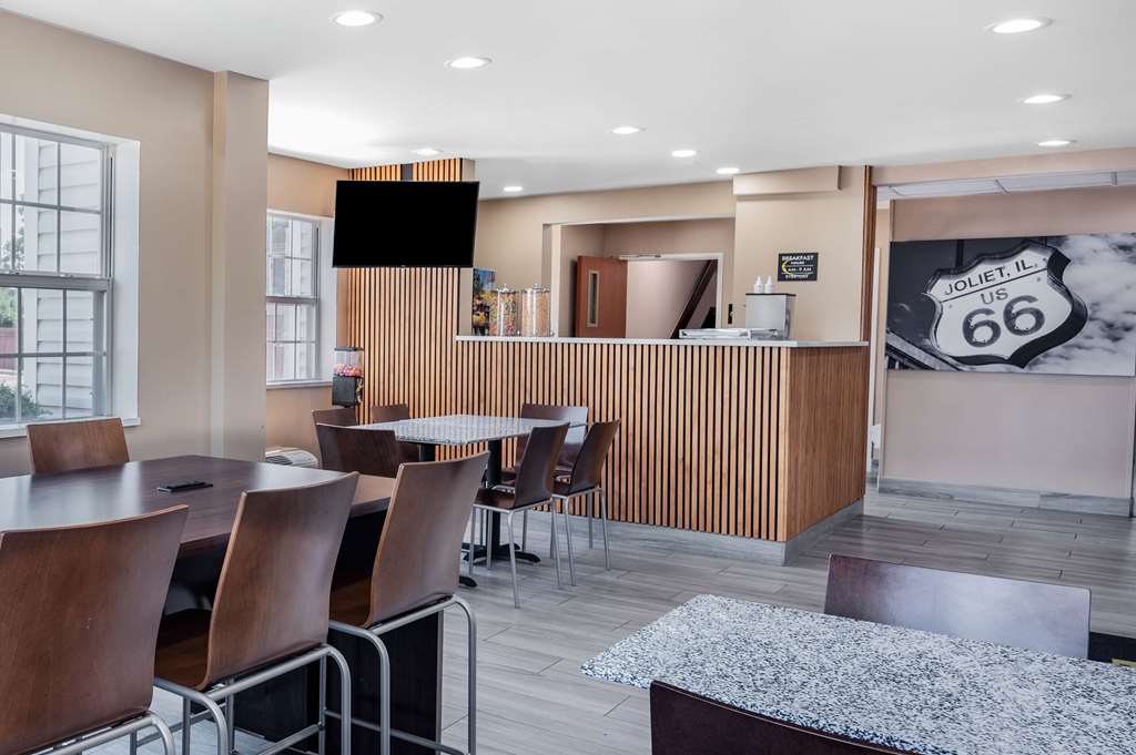 Super 8 by Wyndham Joliet - photo 30