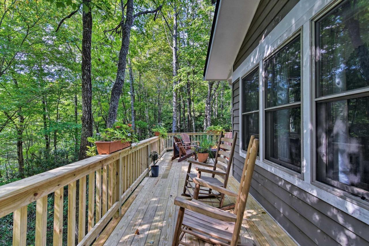 Cozy Hideaway with Grill 17 Mi To Asheville — hotel in Black Mountain