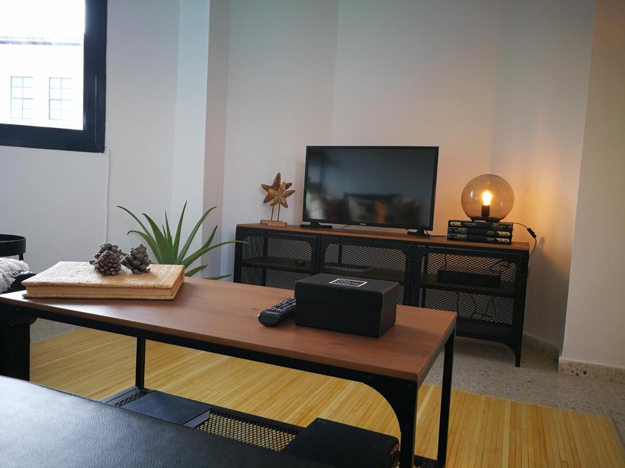 Apartamento Playa de Levante — 4-Star Luxury Hotel in La Linea De La Concepcion, Spain