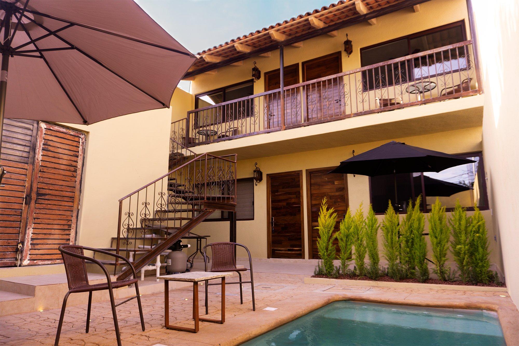 Seuia Departamentos con alberca a pasos del lago — 4-Star Luxury Hotel in Ajijic, Mexico