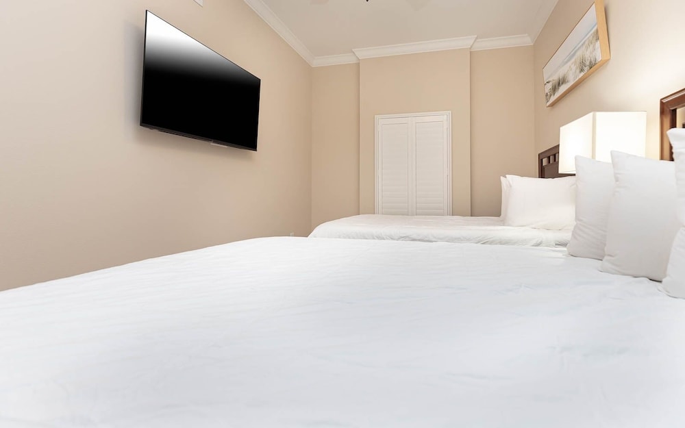 Phoenix Gulf Towers 2201 4 Bedroom Condo - photo 8