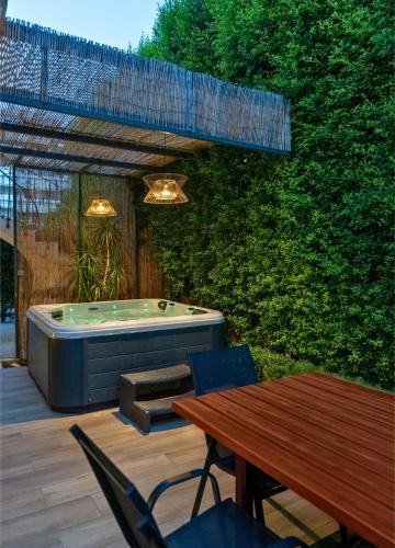 Kalamata Mediterranean Villas City Cottage — 4-Star Luxury Hotel in Kalamata, Greece