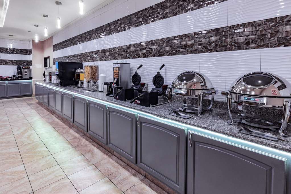 La Quinta Inn & Suites by Wyndham Garland Harbor Point - photo 60