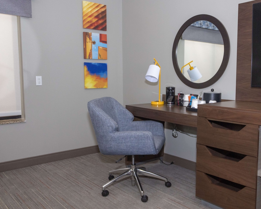 Hampton Inn & Suites Riverton - photo 23