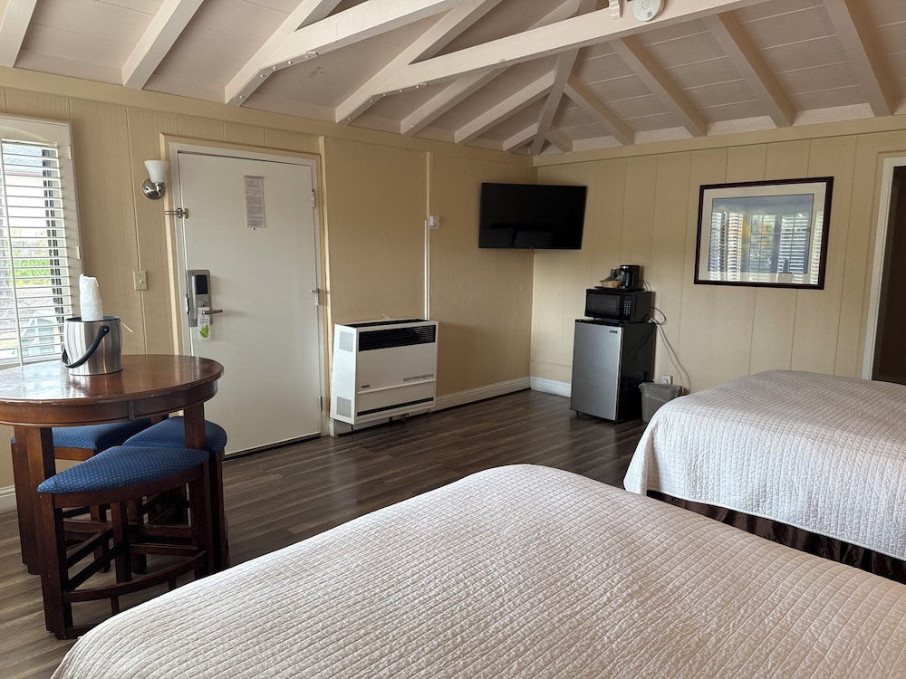 Carmel Resort Inn - photo 52