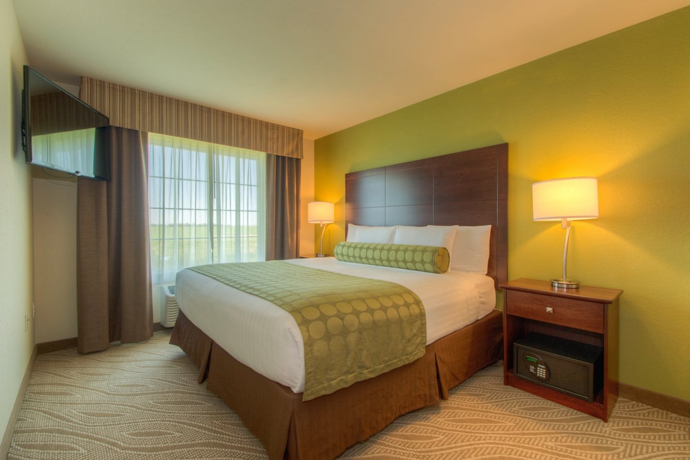 Cobblestone Inn and Suites Holyoke — hotel in Holyoke