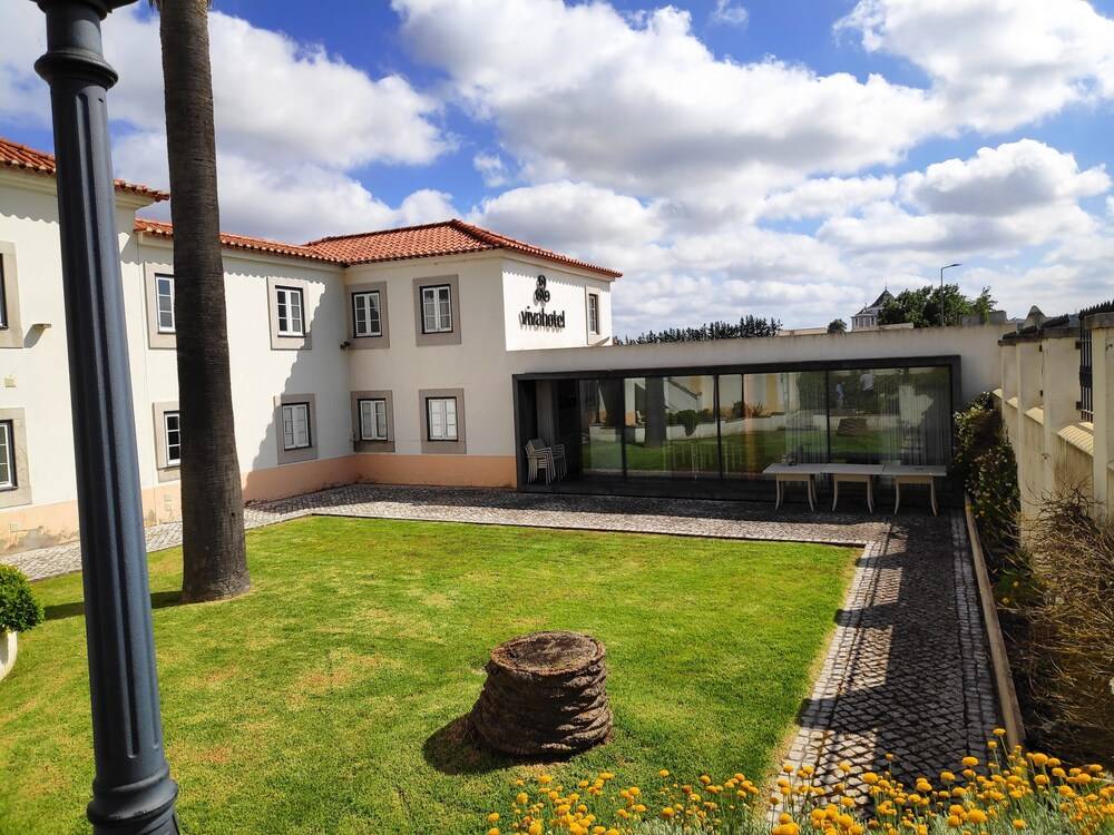 Viva Hotel - carbon neutral hotel in Obidos