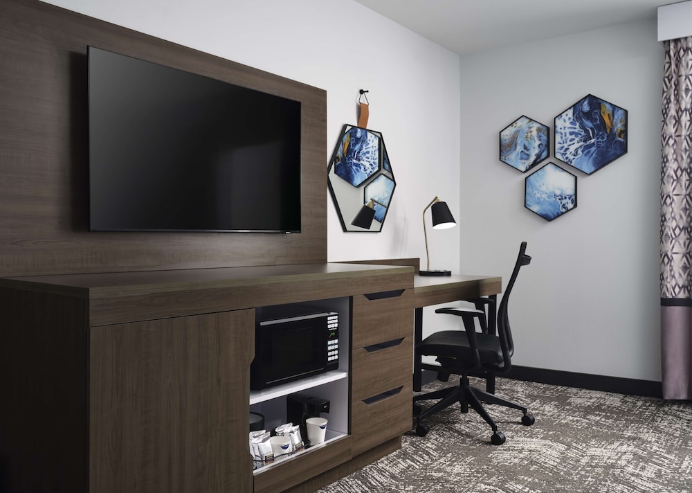 Hampton Inn & Suites Dallas Dfw Arpt W Sh 183 Hurst - photo 11