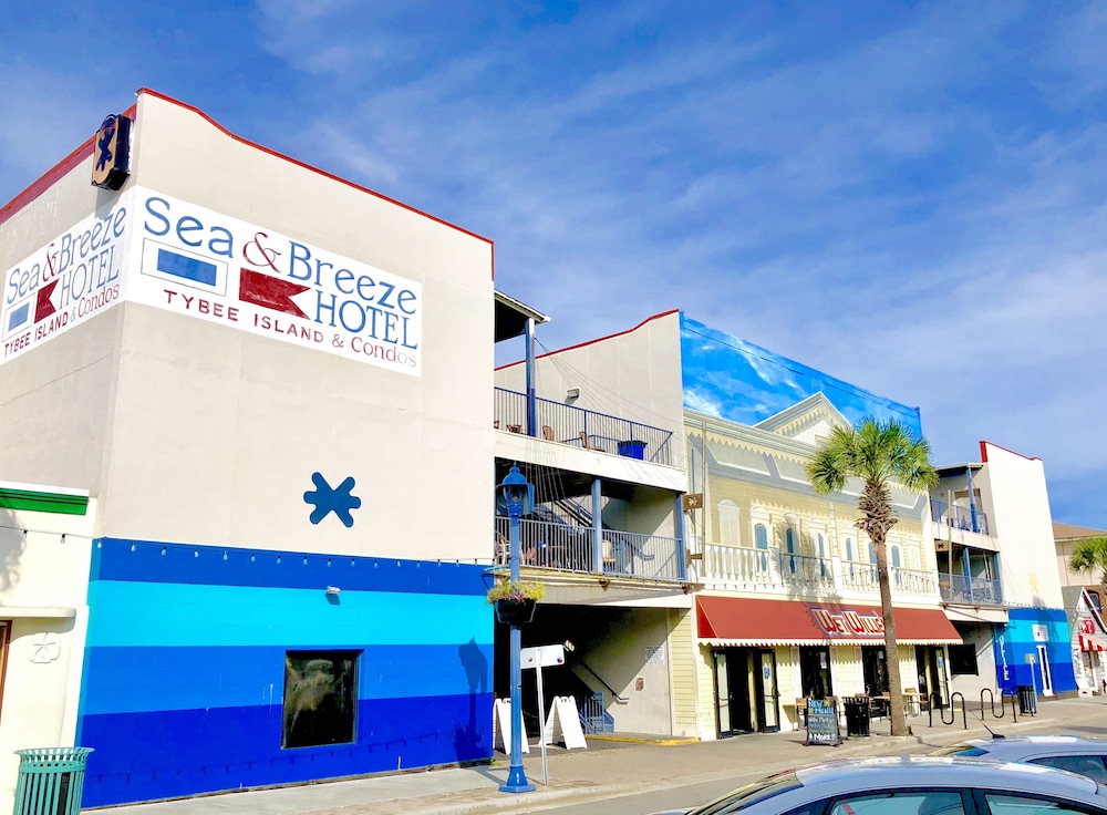 Sea And Breeze Hotel And Condo in Tybee Island, United States