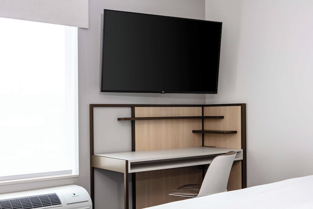 TownePlace Suites by Marriott Milwaukee West Bend - photo 10