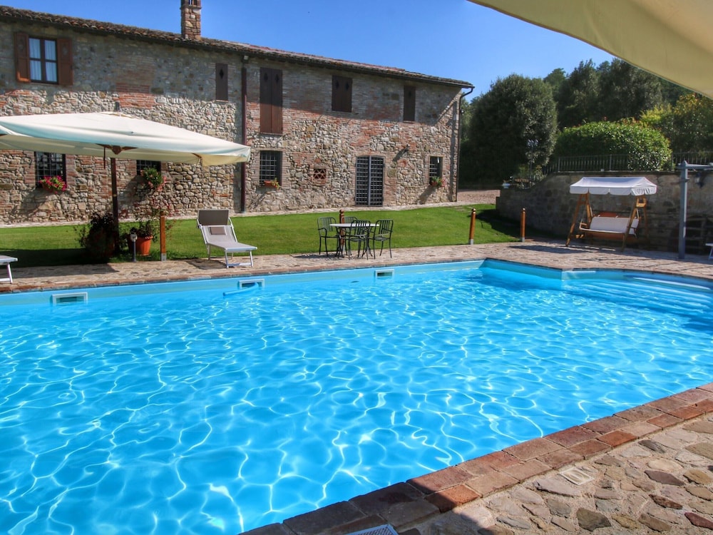 Apartment in Todi With Pool and Garden — 4-Star Luxury Hotel in Todi, Italy