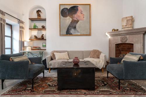 Casa Bellavista 4BR in Centro Jardin Allende — 4-Star Luxury Hotel in San Miguel De Allende, Mexico