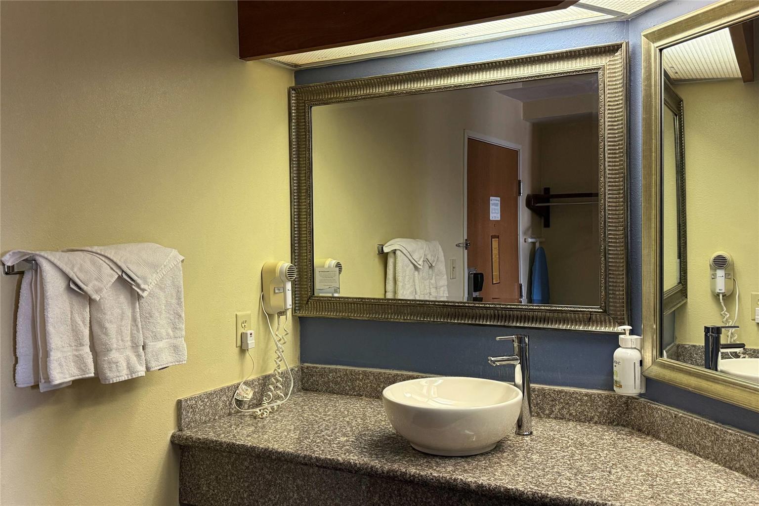 Baymont by Wyndham Evansville North Haubstadt - photo 17