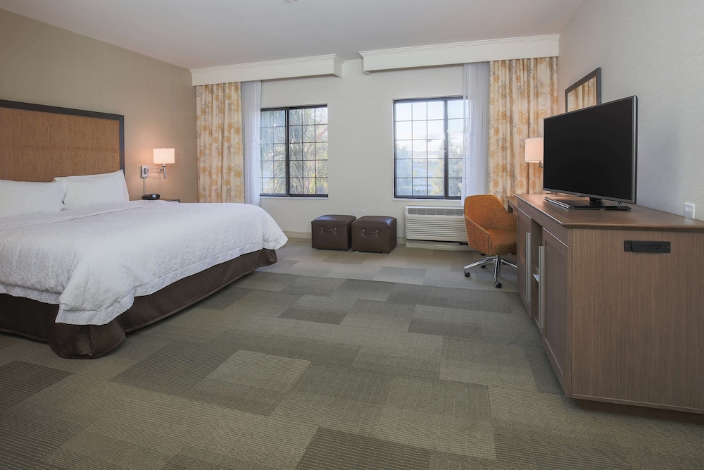 Hampton Inn And Suites Camarillo - photo 14