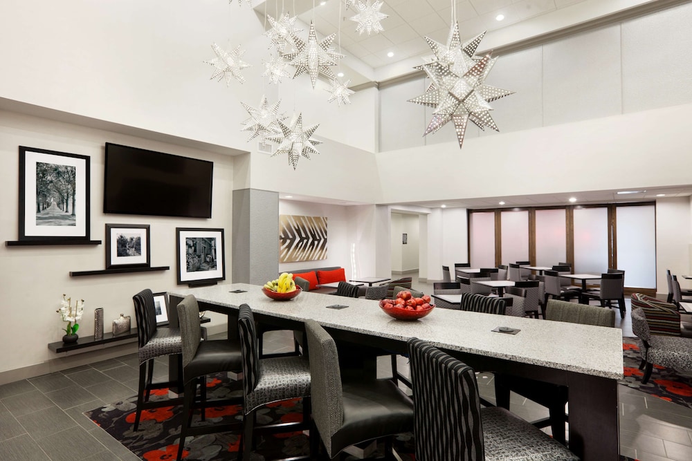 Hampton Inn & Suites Roanoke Airport - photo 8