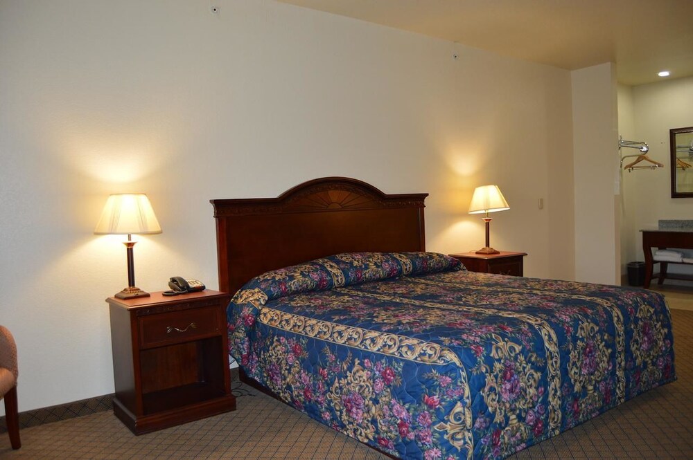 HiWay Inn Express Kiowa Hwy 69 - photo 6
