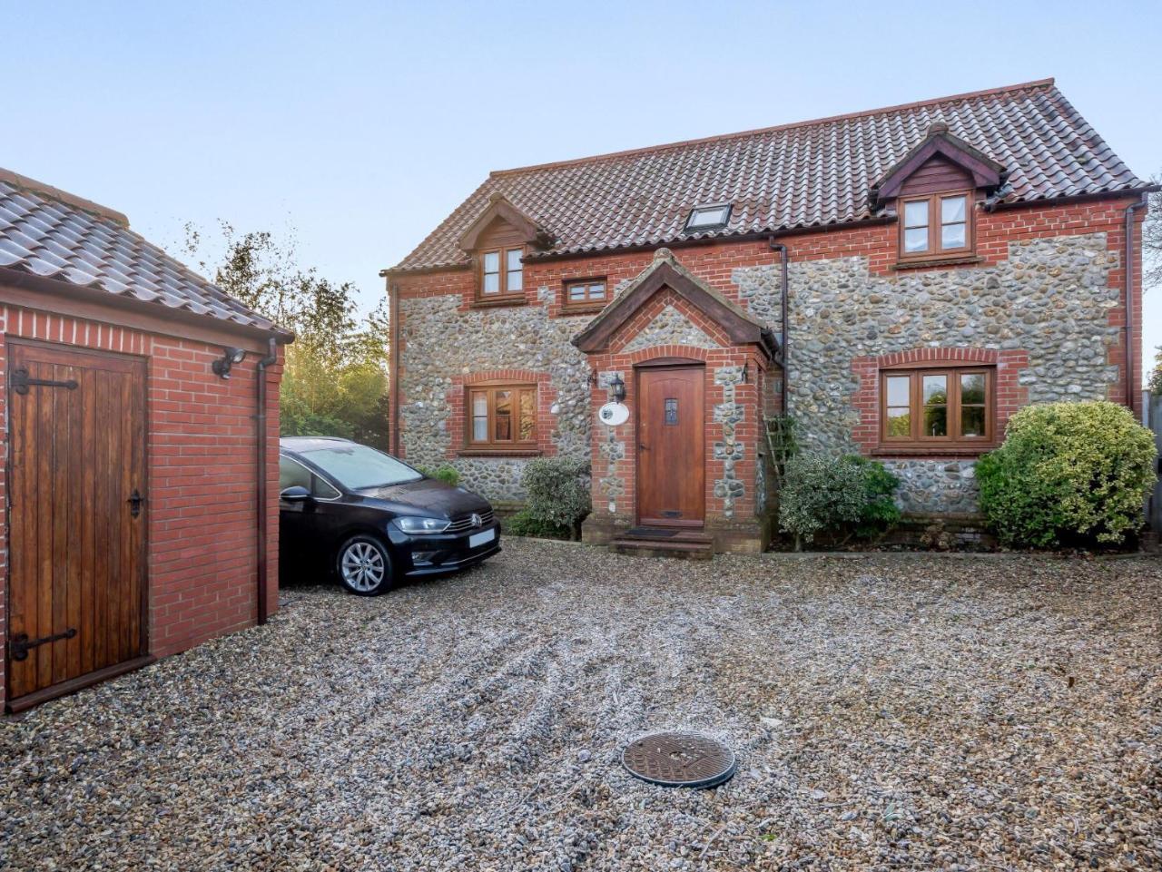 4 Bed in Briston 77924 — hotel in Briston