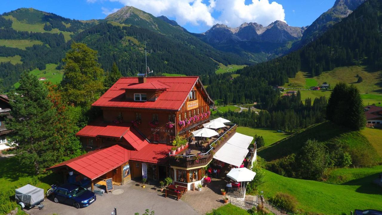 Hoheneck Apartment — 4-Star Luxury Hotel in Mittelberg, Austria