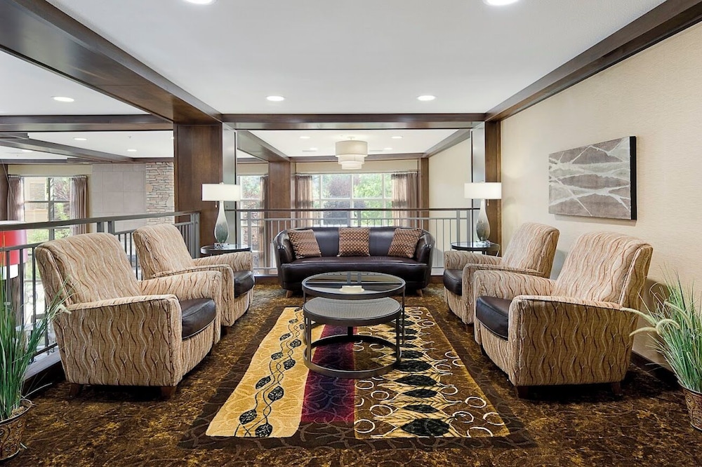 Clubhouse Hotel & Suites Pierre - photo 3