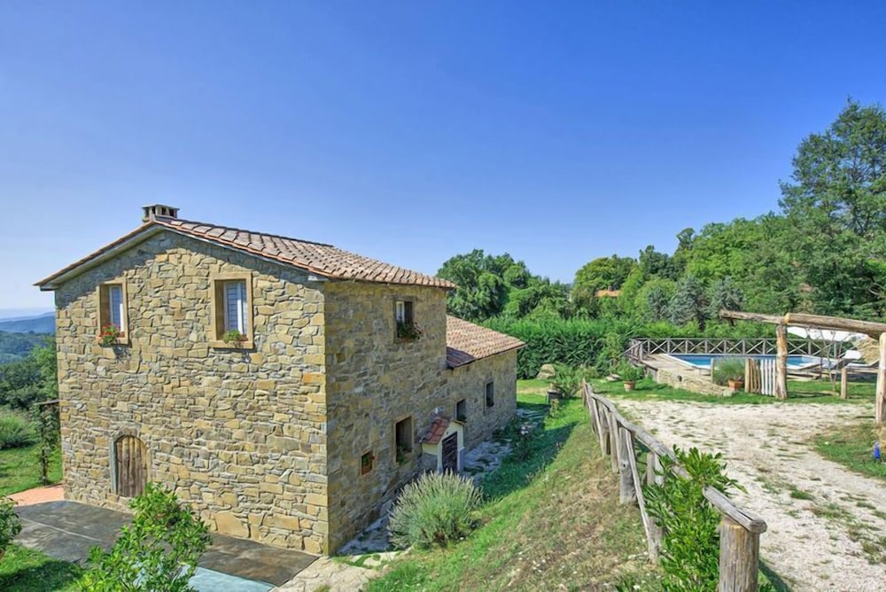Villa Margherita — 4-Star Luxury Hotel in Cortona, Italy