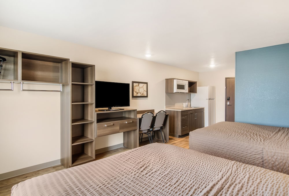 WoodSpring Suites Thornton North Denver - photo 10