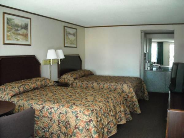 Red Carpet Inn - photo 8