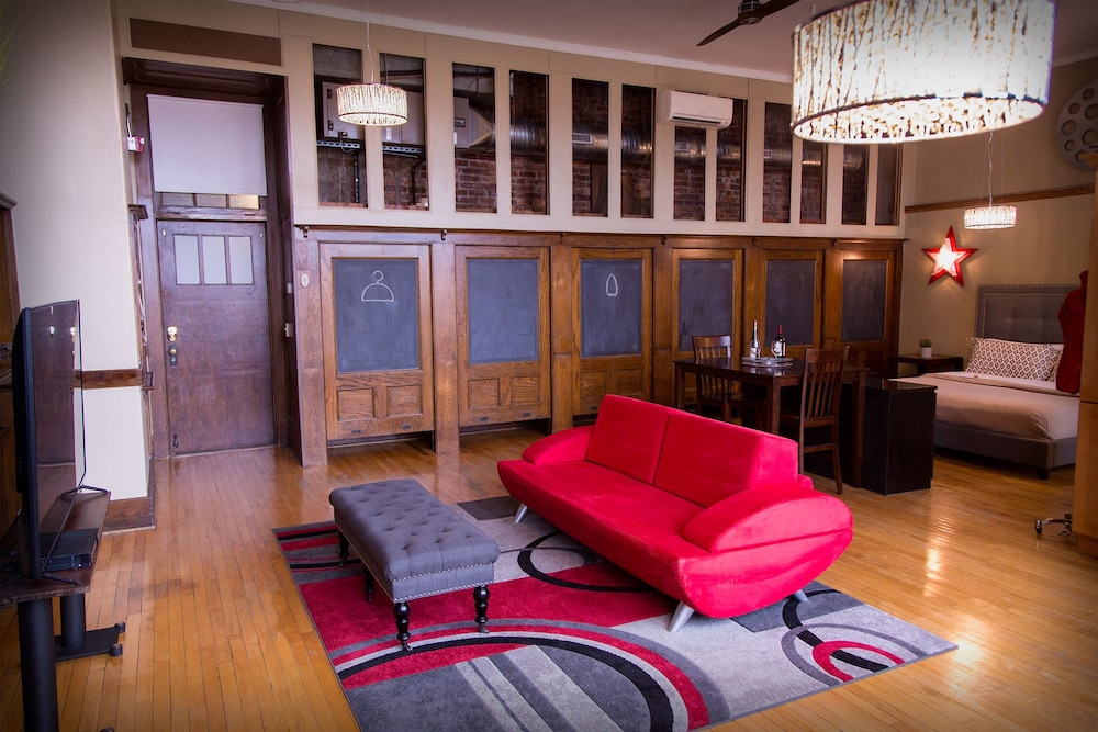School 31 Lofts at Colors Studios - photo 119