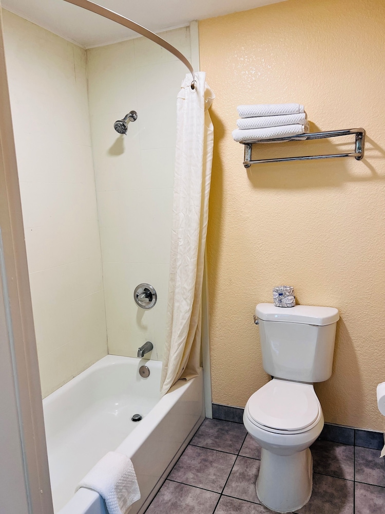 Rodeway Inn National City San Diego South - photo 23