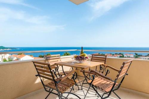 Apartment Belvedere with magnificent sea view terrace — 4-Star Luxury Hotel in Dubrovnik, Croatia