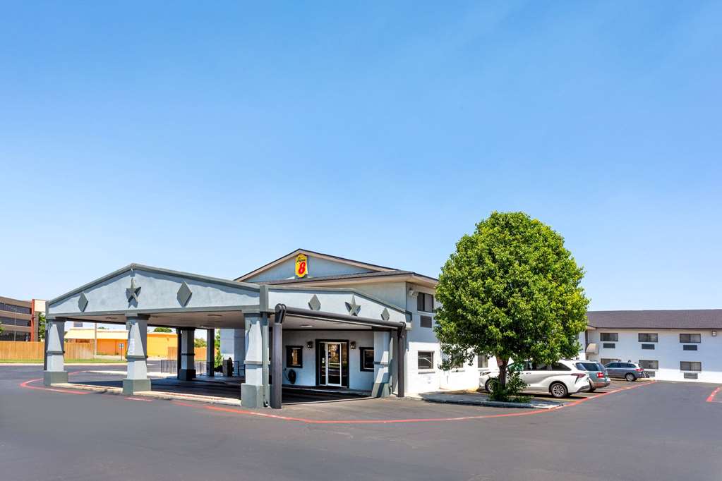 Super 8 by Wyndham Amarillo Central TX - featured photo