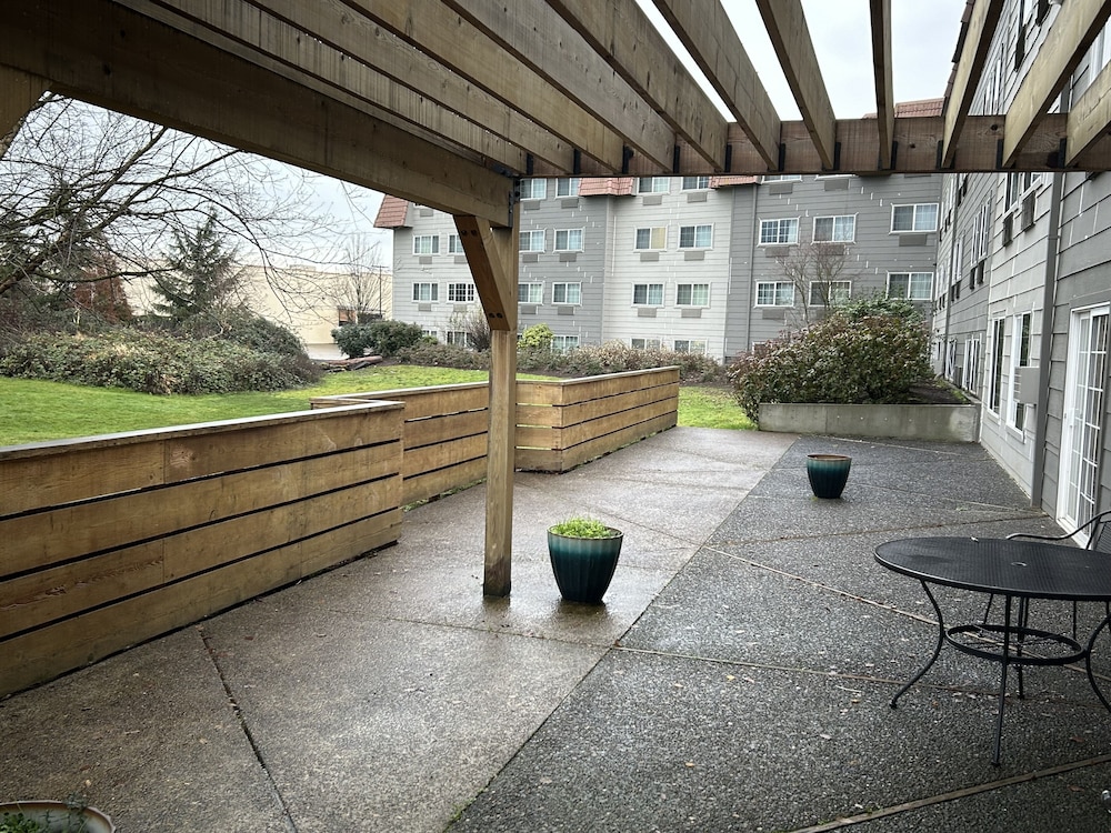 Country Inn & Suites by Radisson Delta Park North Portland - photo 40