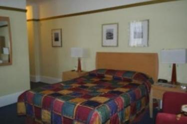 Commodore Hotel - photo 7